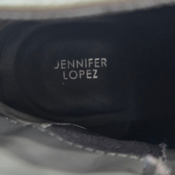 Jennifer Lopez Taupe Chain Studded Block Heel Ankle Booties Size 7.5 Edgy Glam - Picture 5 of 8